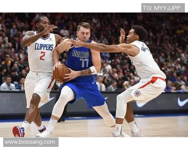 重庆篮球队战术创新引领潮流助力球队崛起与发展